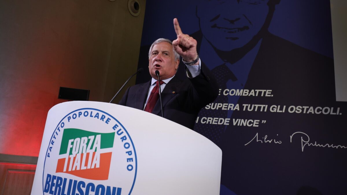 Tutti d’accordo su Tajani segretario. I Berlusconi: «Difendete la libertà»
