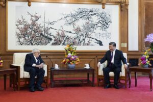 Kissinger, déjà-vu la missione a Pechino. Ma adesso la Cina è un pericolo globale