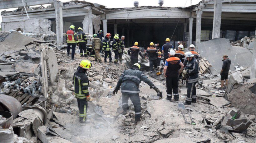 Il fronte pro Ucraina diviso sulle bombe a grappolo. Anche la Meloni si è defilata