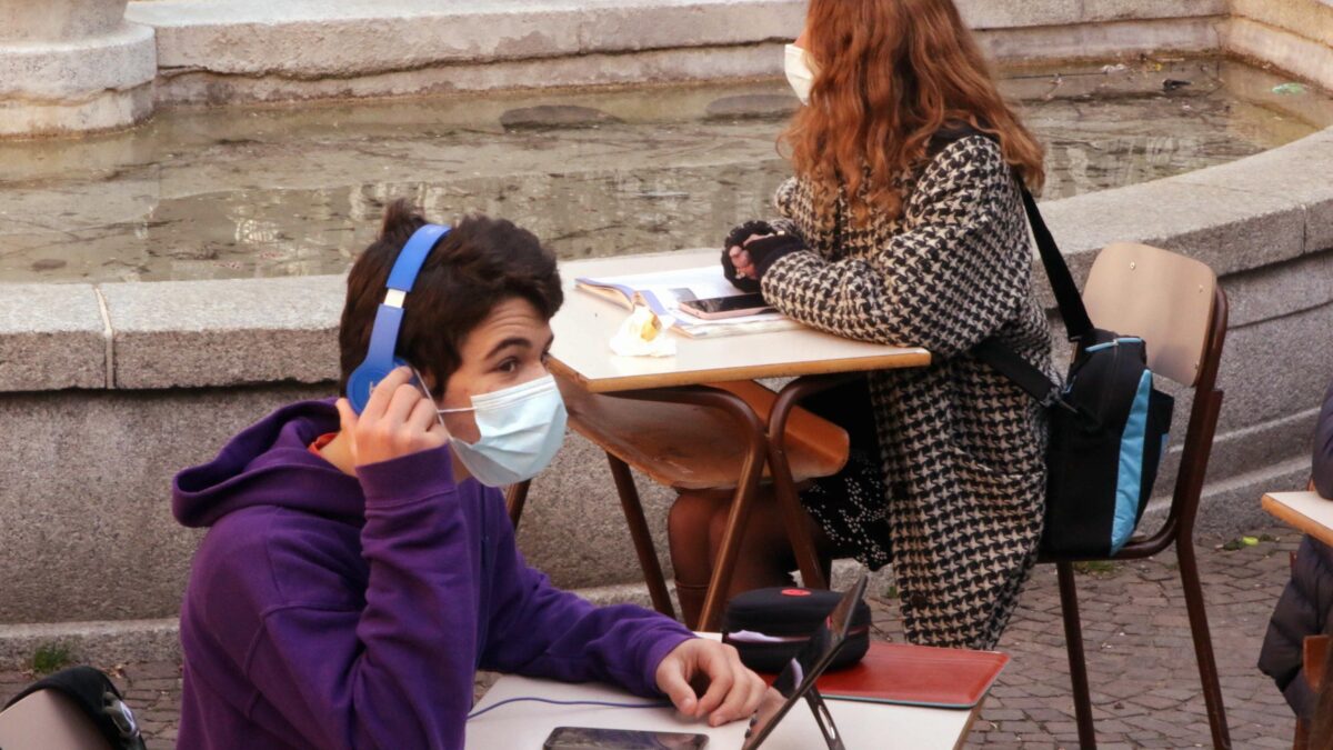 Studenti peggiorati dopo la Dad. Ma gli ultrà dei diktat fischiettano