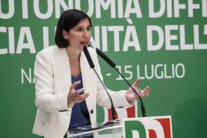 La Schlein sfascia il Pd pure sull’autonomia