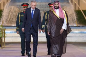 Erdogan nel Golfo incassa investimenti e si riavvicina a Emirati e Arabia