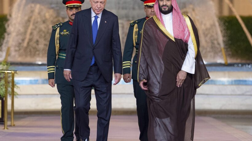 Erdogan nel Golfo incassa investimenti e si riavvicina a Emirati e Arabia