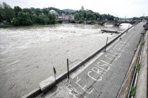 I dati sui consumi smontano la farsa della setta climatica