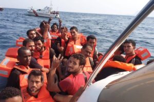 «Filo diretto tra clandestini e Ong»