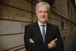 «Non credete al Francesco paciere»