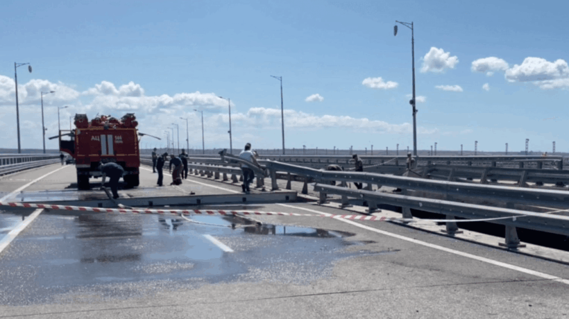 Nuovo attacco di Kiev al ponte di Kerch. Mosca: «Terroristi»