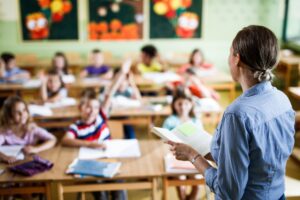 Il primo strumento di propaganda è la scuola