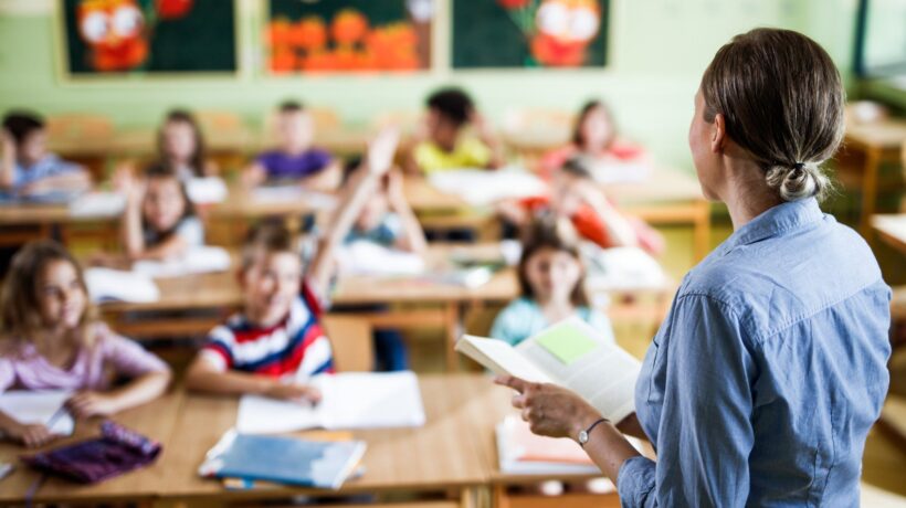 Il primo strumento di propaganda è la scuola