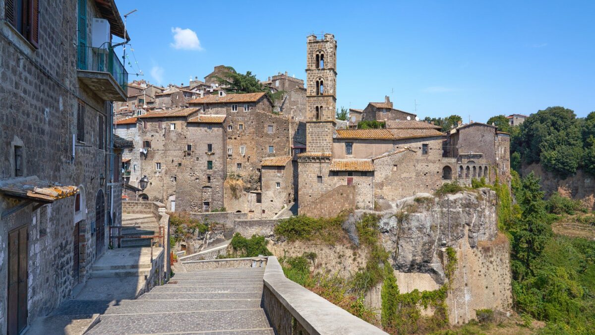 I borghi da visitare in estate, tra mare e montagna