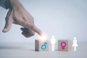 I giudici trasformano un uomo in donna