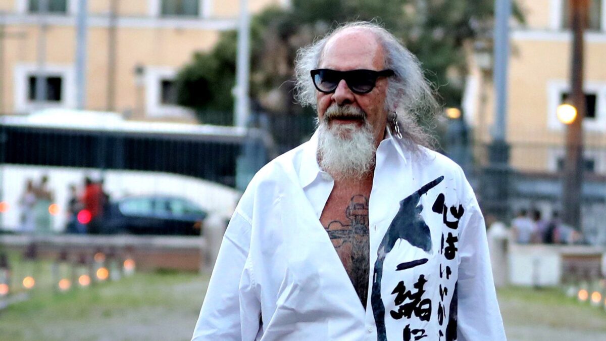 Roberto D’Agostino: «Il generale piace non solo a destra»