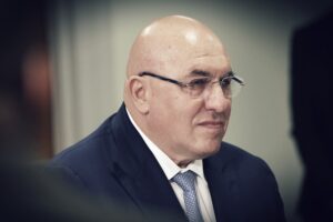 La grande buffonata dei dossieraggi
