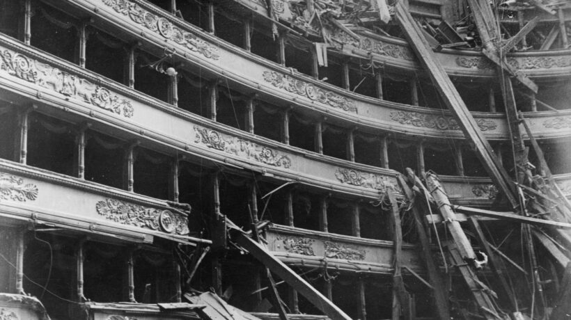 I palchi del Teatro alla Scala dopo l'incursione del 15-16 agosto 1943 (Getty Images)