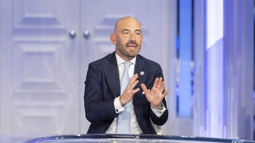 La dittatura sanitaria si fonda sugli stregoni