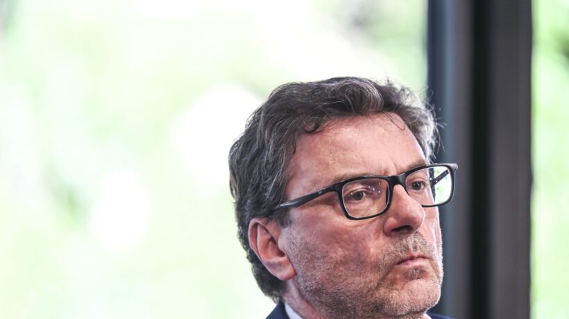 Giorgetti si prepara per la manovra: «Ma non riparta il Patto di stabilità»