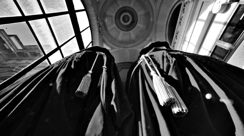 Per limitare gli errori dei magistrati va limitato il loro potere decisionale