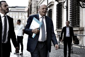 Ora Pichetto accetta di farsi torchiare dai militanti verdi