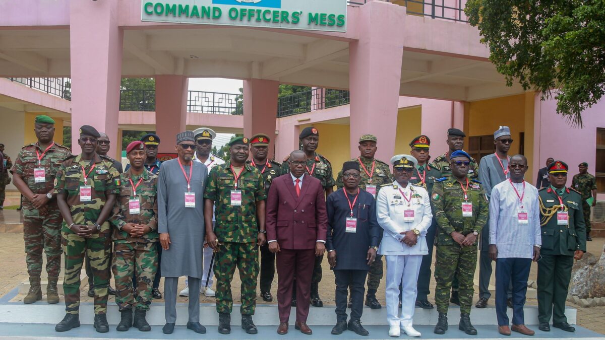 I golpisti del Niger non arretrano: Ecowas vicina all’intervento armato