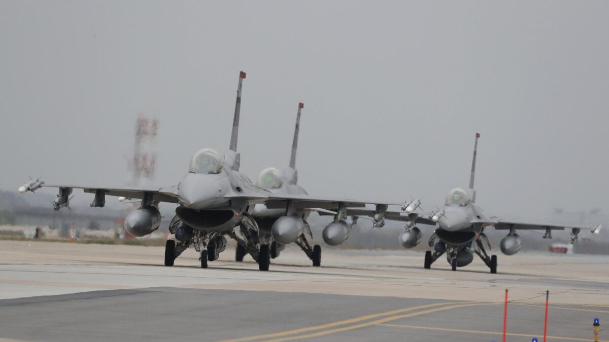 Gli alleati tentennano: Kiev resta senza F-16