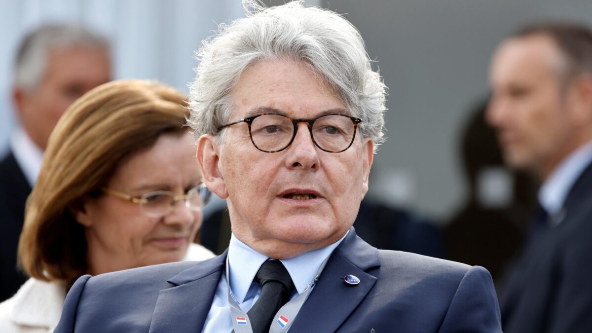 Breton lo confessa: la censura in Rete serve a controllare le elezioni europee