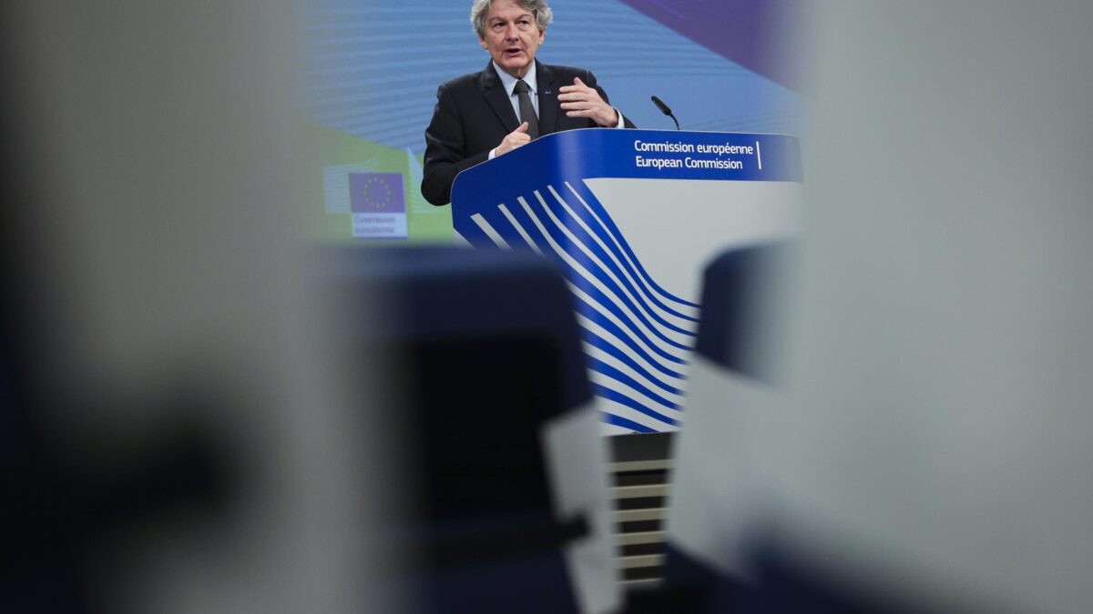 La doppia tenaglia della censura Ue: niente più soldi ai portali sgraditi