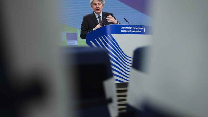 La doppia tenaglia della censura Ue: niente più soldi ai portali sgraditi