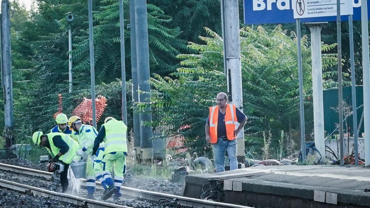 Treno uccide cinque operai sui binari. Fs: «I lavori dovevano iniziare dopo»