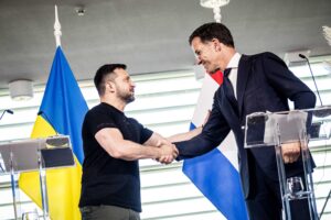 Lite in Olanda per i jet. La stampa Usa: «Kiev ha quasi finito le opzioni militari»