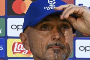Spalletti ct ombra «dribbla» la clausola. Ma Napoli si schiera con De Laurentiis