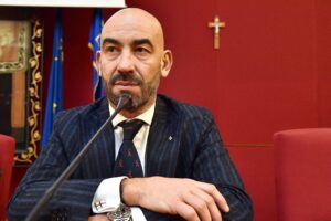 La febbre da zanzara infetta le virostar. «Il caldo porta guai»