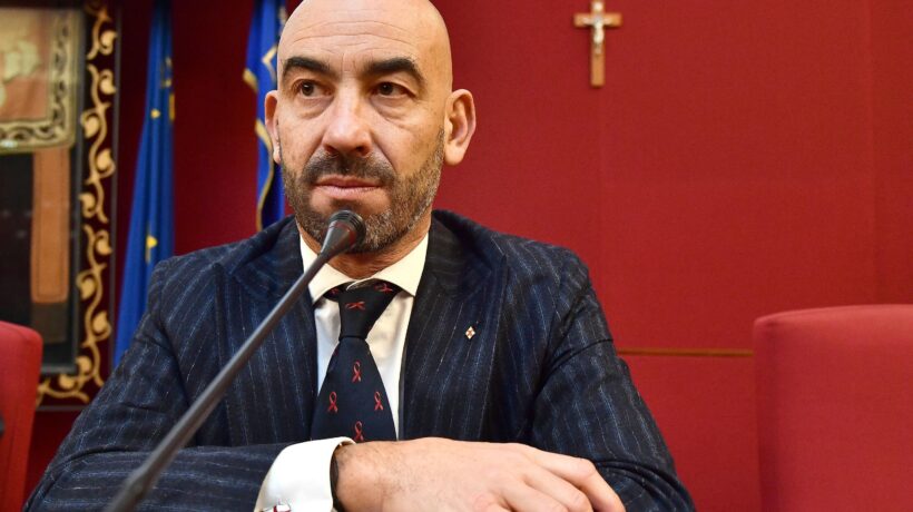 La febbre da zanzara infetta le virostar. «Il caldo porta guai»
