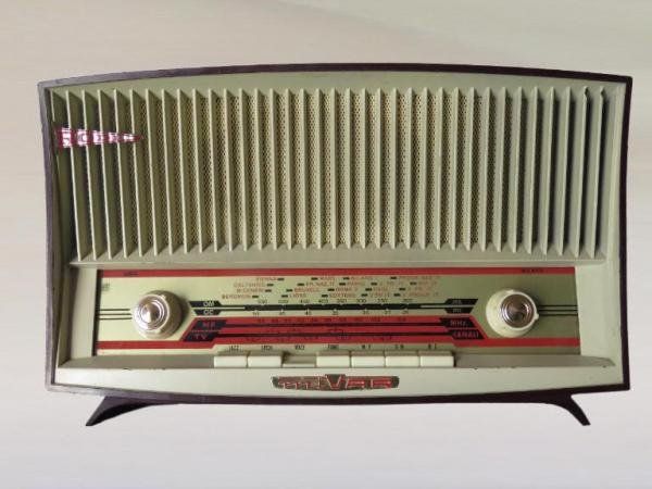 Una radio Mivar anni Cinquanta (Lombardia Beni Culturali)