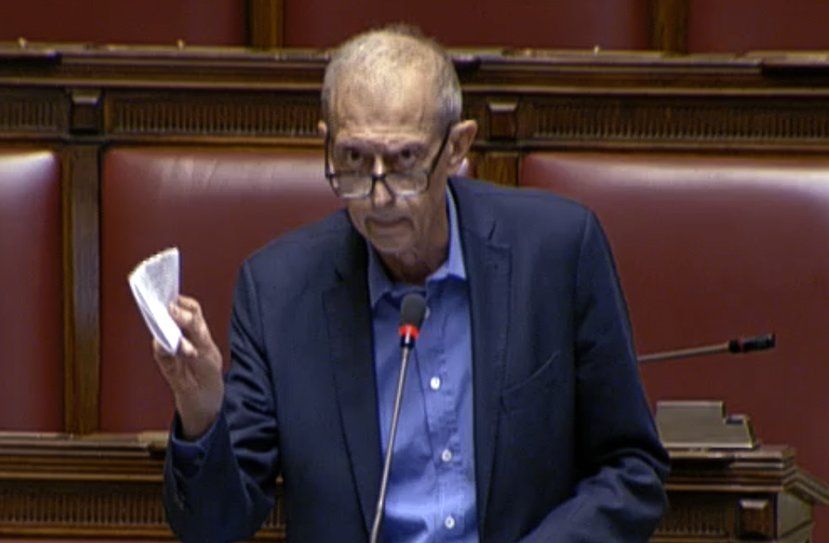 Se critichi il potere vai «isolato». È la democrazia per il «Corriere»