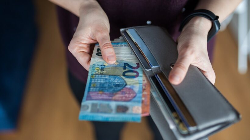 Ma quali evasori. L’Austria vuole il cash nella Costituzione