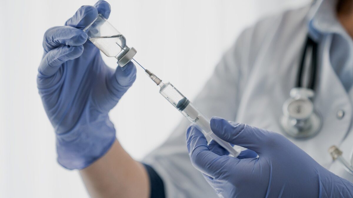 I rischi degli incentivi a chi vaccina di più