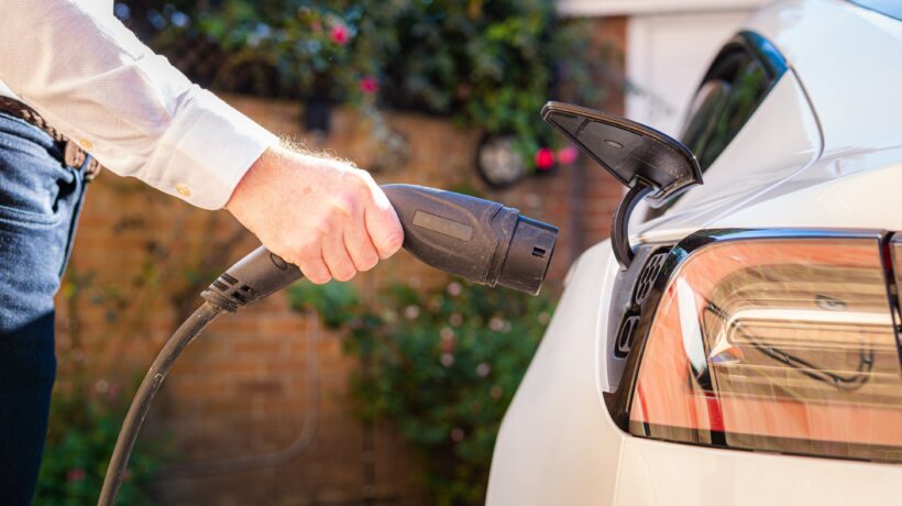 Tassata pure la ricarica dell’elettrica