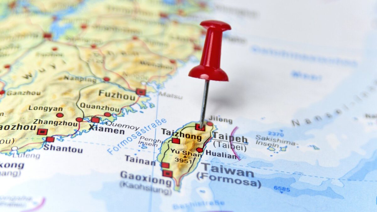 Gli attivisti per il clima s’inchinano ai cinesi su Taiwan