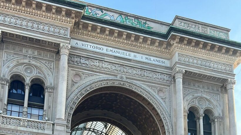 I vandali della Galleria e gli scalatori del Duomo non rischiano nulla