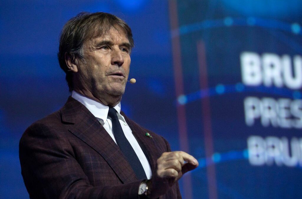 Cucinelli celebra i 70 anni con la prima sfilata