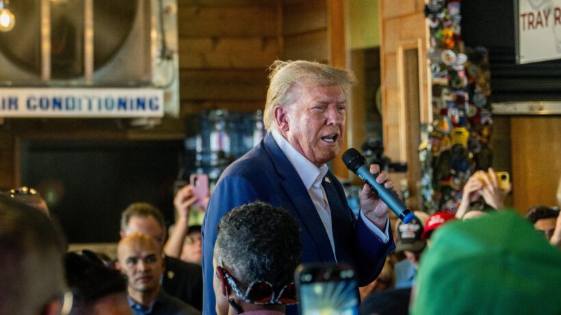 Trump smonta il sogno auto elettrica e punta a conquistare il voto operaio