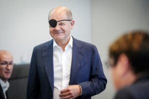 I giudici di Berlino aiutano la Meloni: conti tedeschi fasulli