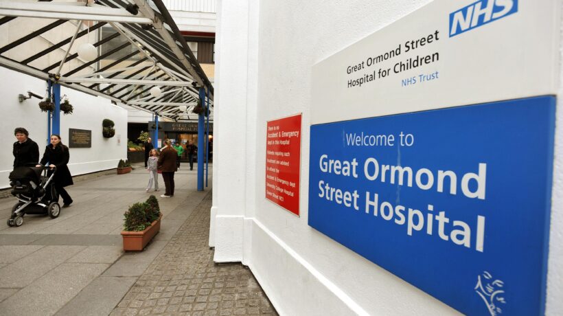 Nell’ospedale pediatrico di Londra è vietato dire «uomo» e «donna»