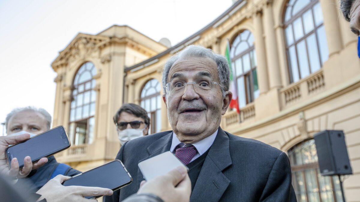 Il Prof in campo per il salario minimo svela la fregatura: «Sei euro netti l’ora»