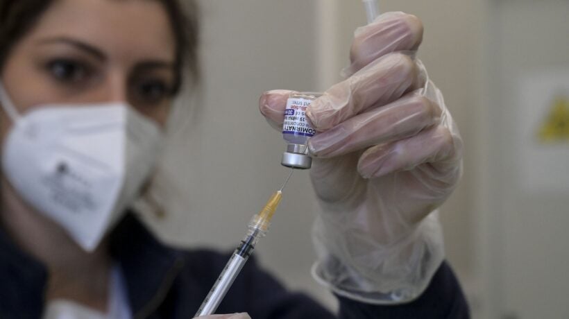 Cresce l’allarme sul Dna nei vaccini: «I residui si concentrano nelle ovaie»