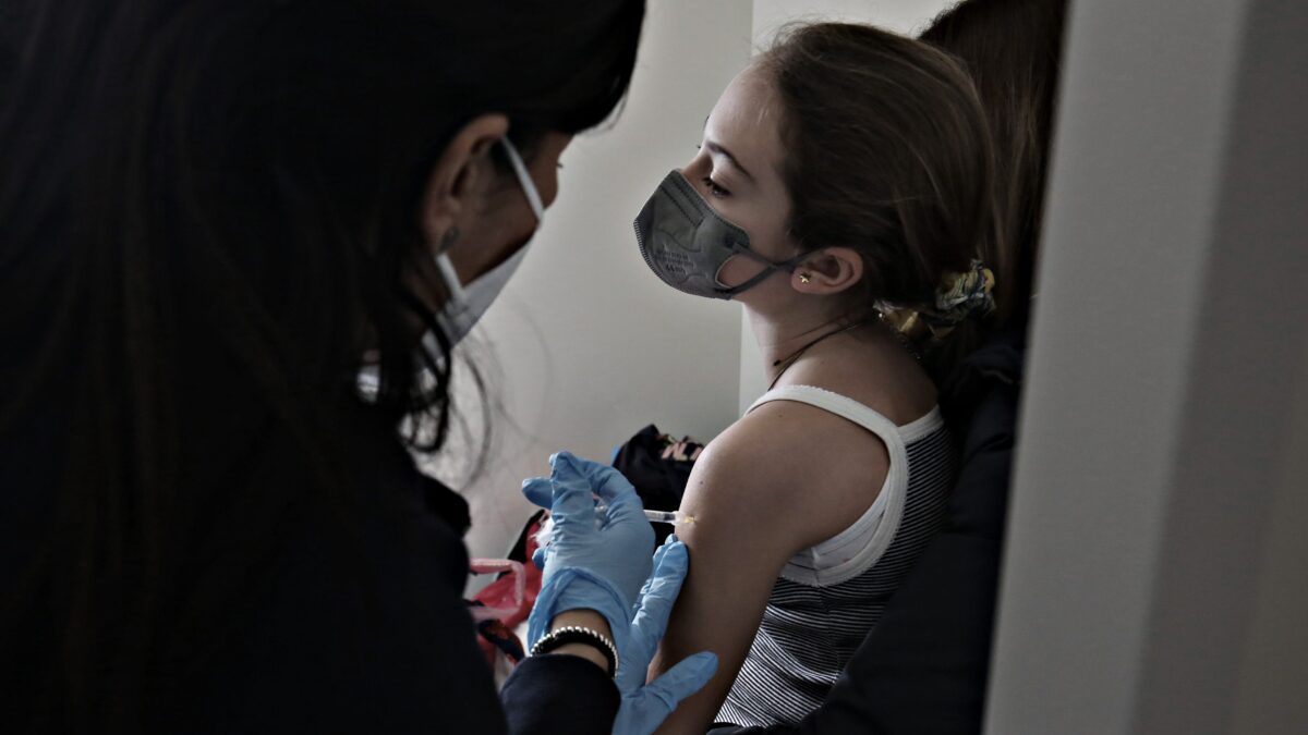 L’Ema ammette: «Giovani morti di vaccino»