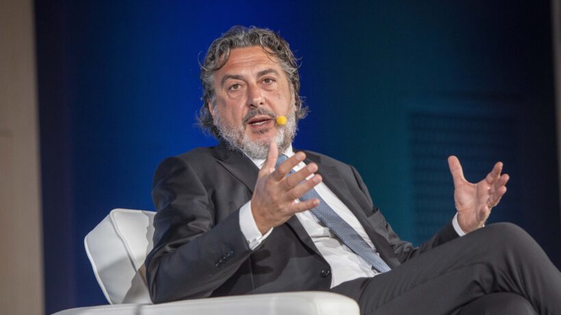 Nell’attesa sul futuro delle banche si muove solo un’assicurazione