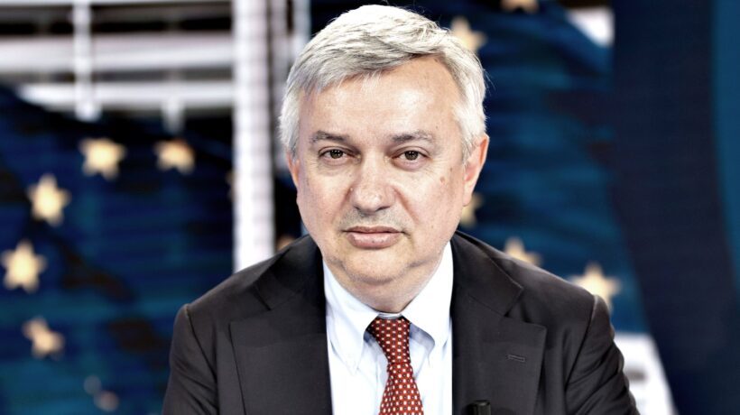 «Repubblica» tifa la censura globale alla vigilia del voto in Ue e Stati Uniti
