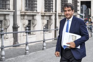 L’Ecr serra le fila in vista delle urne