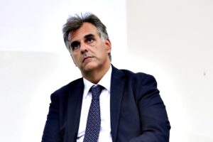 Il capo dei rettori vuole restare in sella ma sbatte la testa fra Anac e ministero